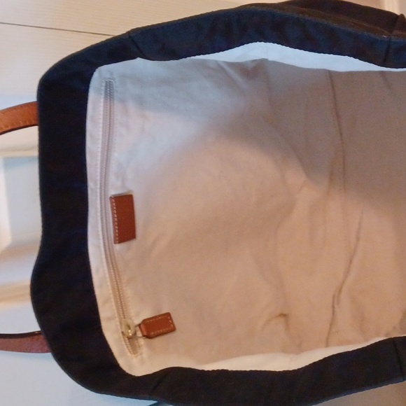 Gucci GG *Rare* Black Canvas w/Brown Leather Handle Tote Bag - Picture 5 of 8